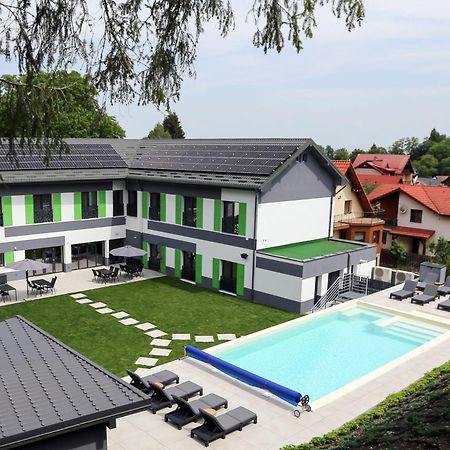 Q Villa Săcele Extérieur photo