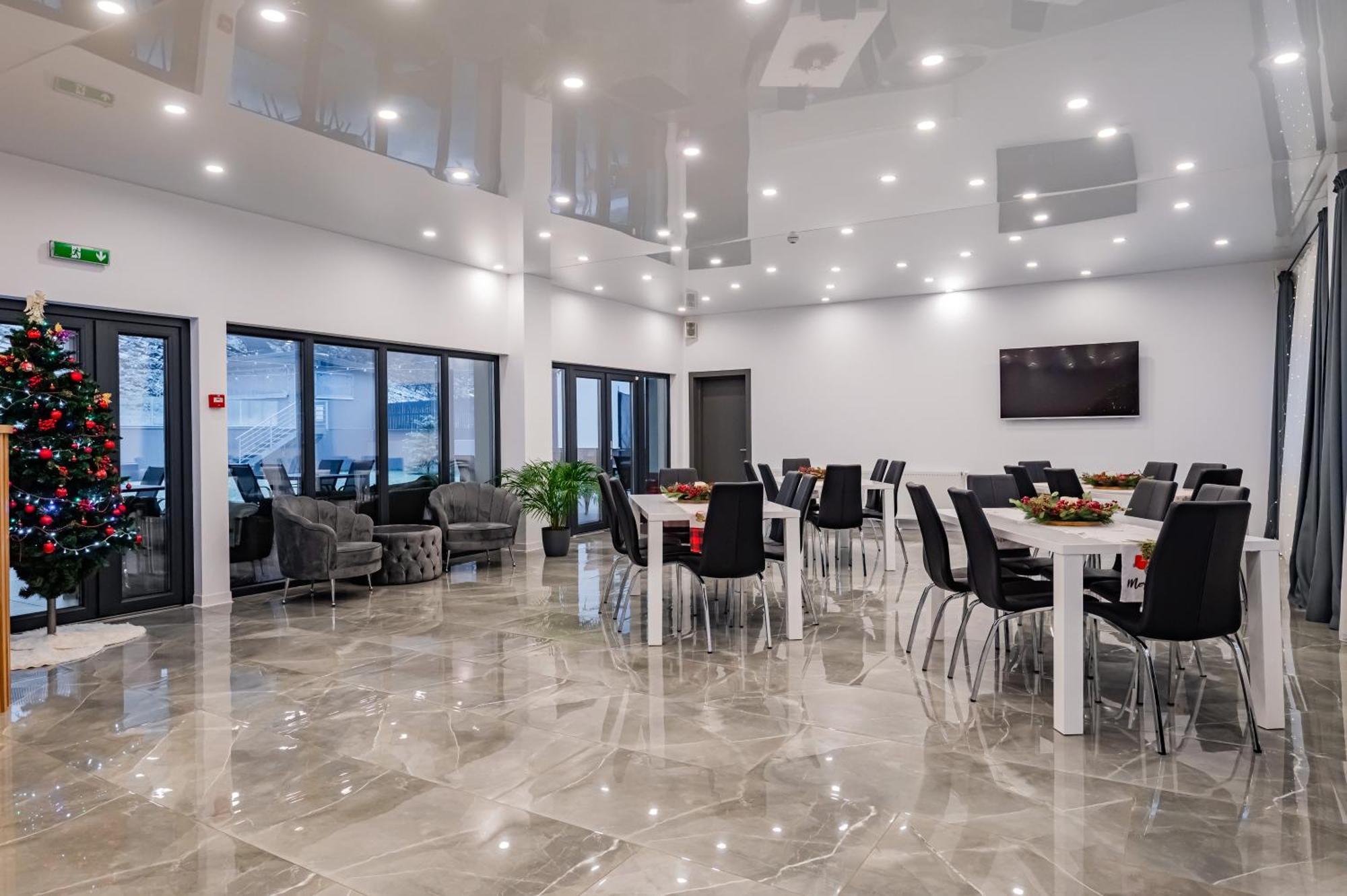 Q Villa Săcele Extérieur photo