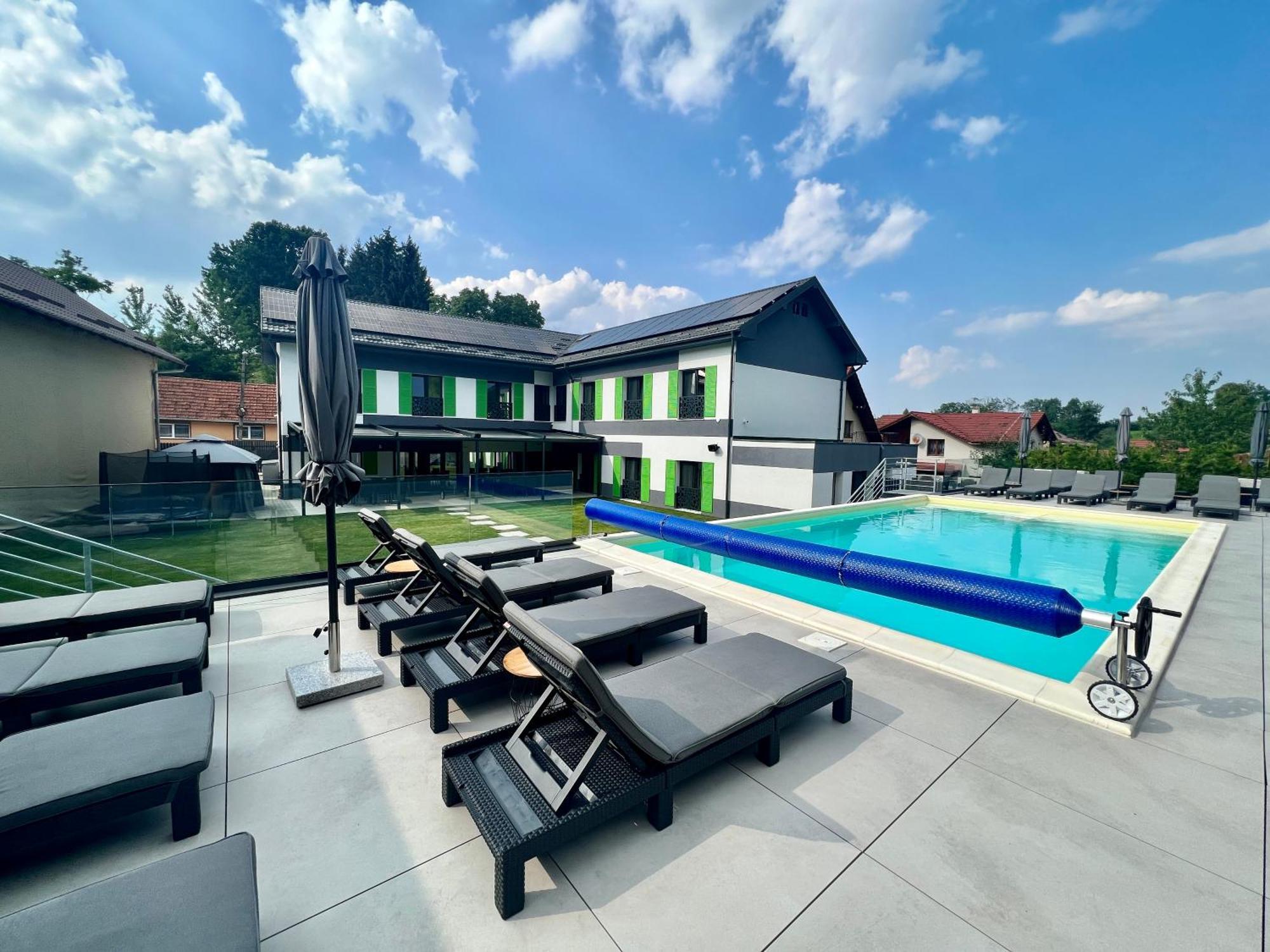 Q Villa Săcele Extérieur photo